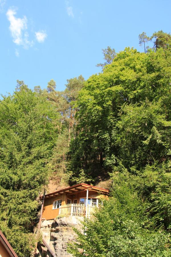 Malbenka - Chata Na Skale Pod Hradem Kokorin Zewnętrze zdjęcie