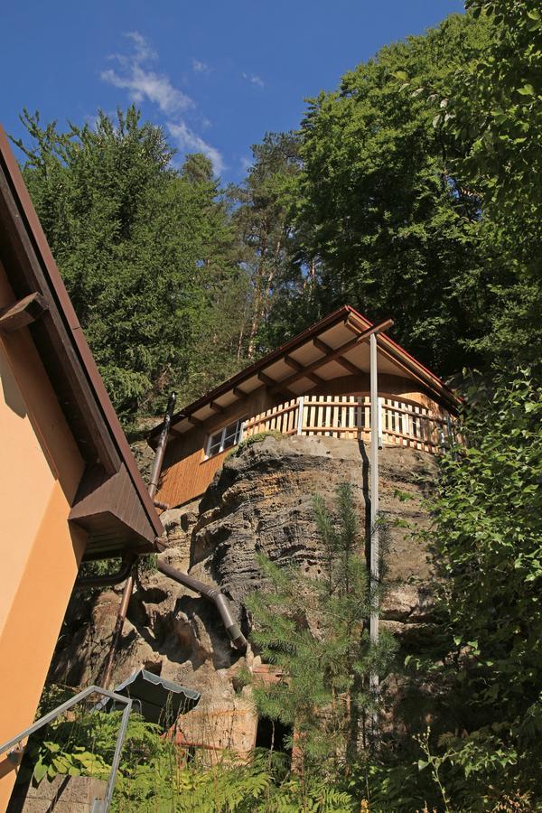 Malbenka - Chata Na Skale Pod Hradem Kokorin Zewnętrze zdjęcie